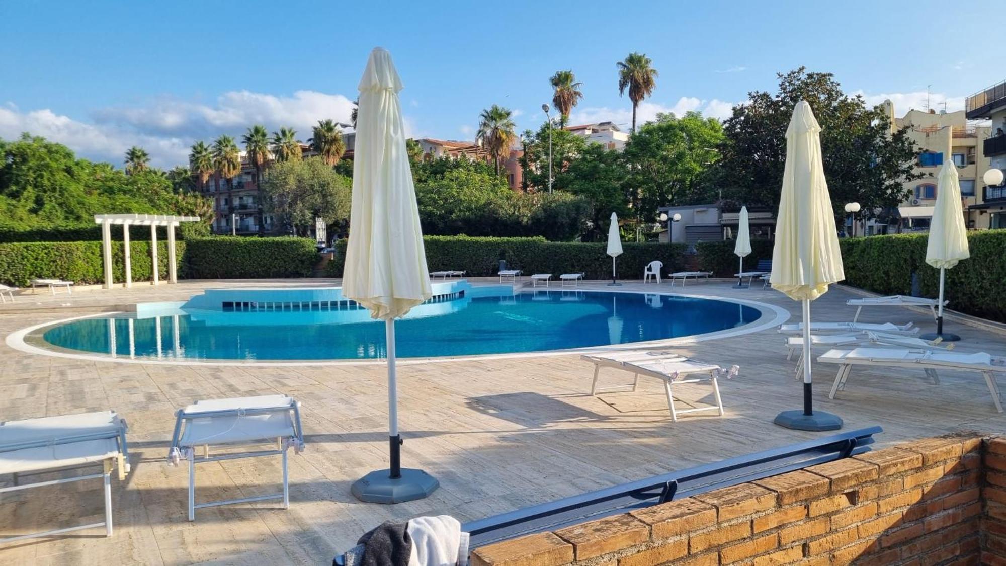 Recanati Seaside Apartment จีอาร์ดีนี นักซอส ภายนอก รูปภาพ